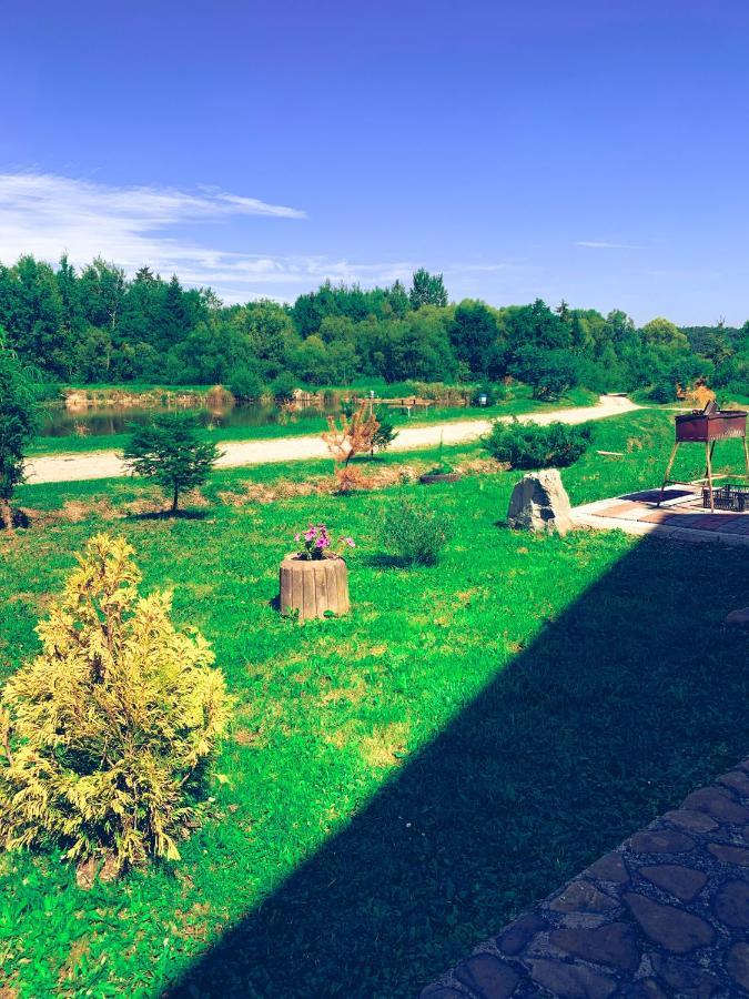 Готель Явір Агро Vyshnivtsi Kültér fotó