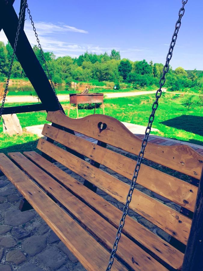 Готель Явір Агро Vyshnivtsi Kültér fotó